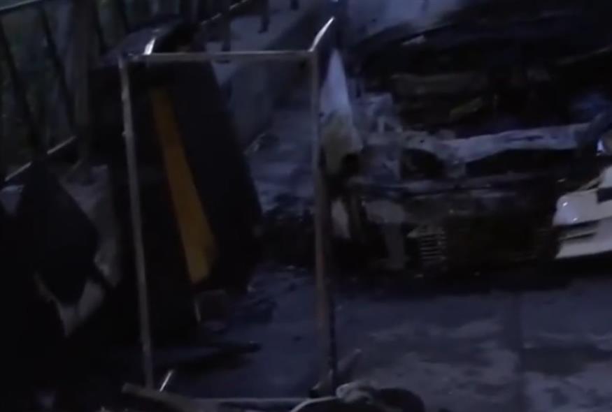 Φωτιά σε κάδους στον Κολωνό