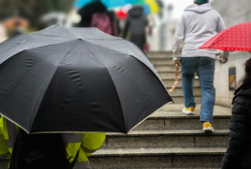 ΒΡΟΧΗ ΣΤΗΝ ΑΘΗΝΑ (ΓΙΩΡΓΟΣ ΚΟΝΤΑΡΙΝΗΣ/EUROKINISS)