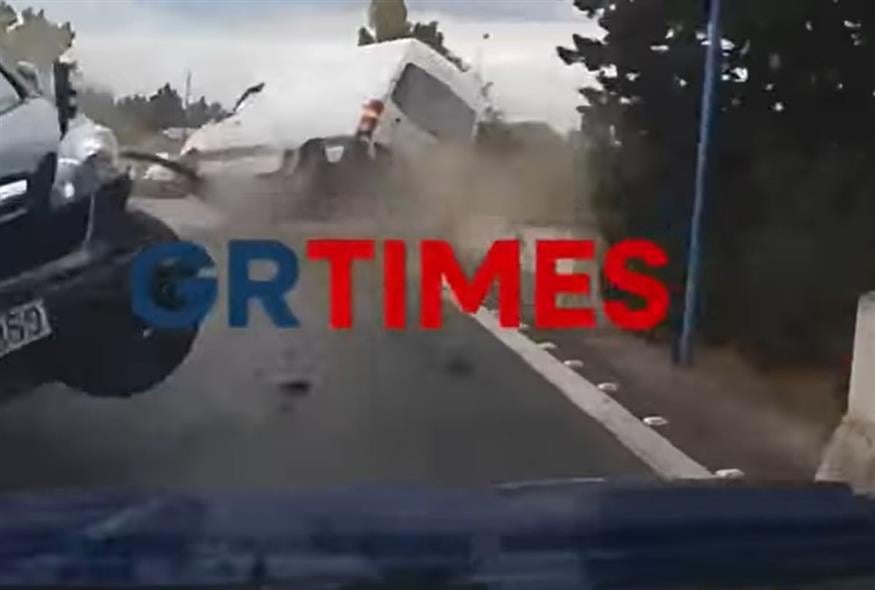 Θεσσαλονίκη: Βίντεο-ντοκουμέντο από καραμπόλα 5 οχημάτων