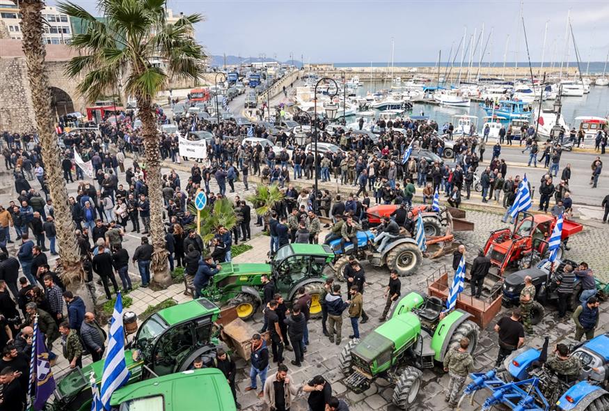 Αγρότες στην Κρήτη - Φωτογραφία αρχείου (ΣΤΕΦΑΝΟΣ ΡΑΠΑΝΗΣ/EUROKINISSI)