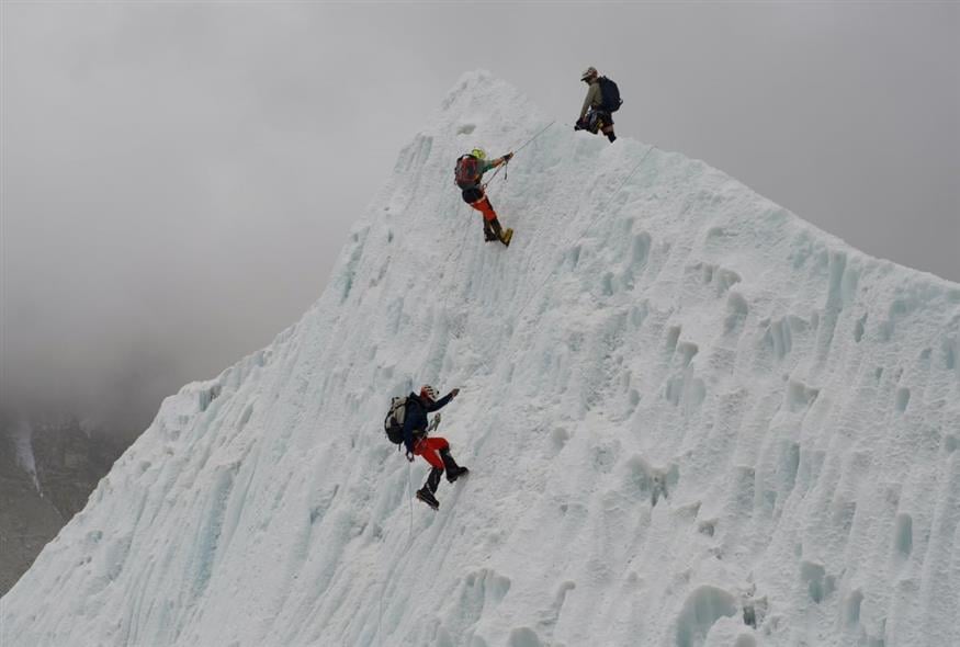 Έβερεστ (AP Photo/Pasang Rinzee Sherpa)