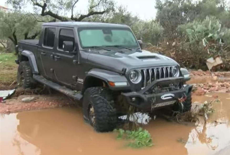 Σοβαρά προβλήματα και στη Βάρη από την κακοκαιρία
