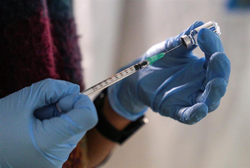 Εμβολιασμός κατά του κορονοϊού (AP Photo/Panagiotis Balaskas, File)