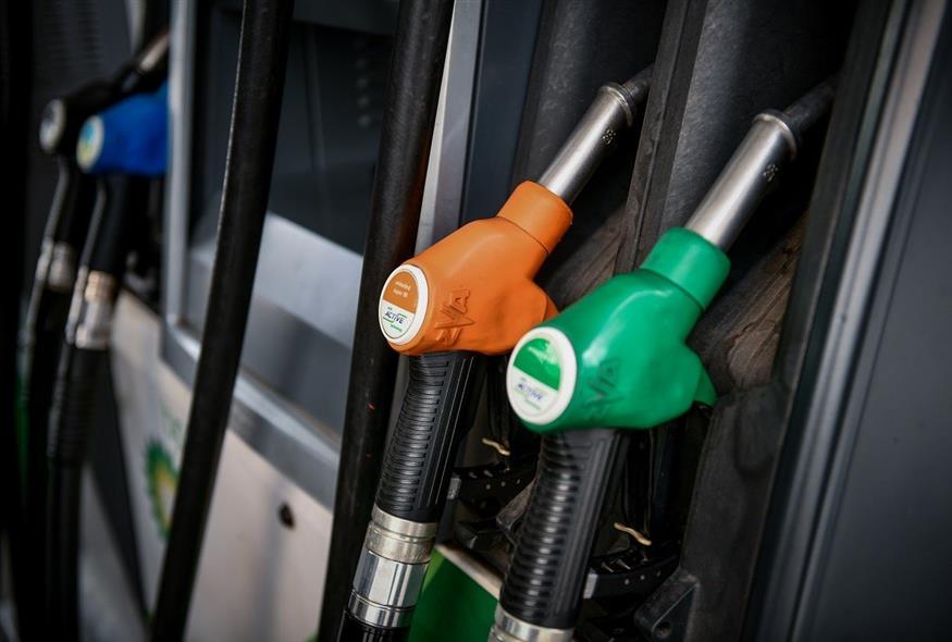 Συνεχίζει την ξέφρενη ανοδική πορεία της η τιμή της βενζίνης (Eurokinissi)