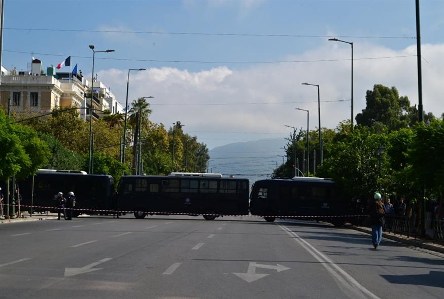 Ισχυρές αστυνομικές δυνάμεις στο κέντρο της Αθήνας για το πανεκπαιδευτικό συλλαλητήριο (EUROKINISSI)
