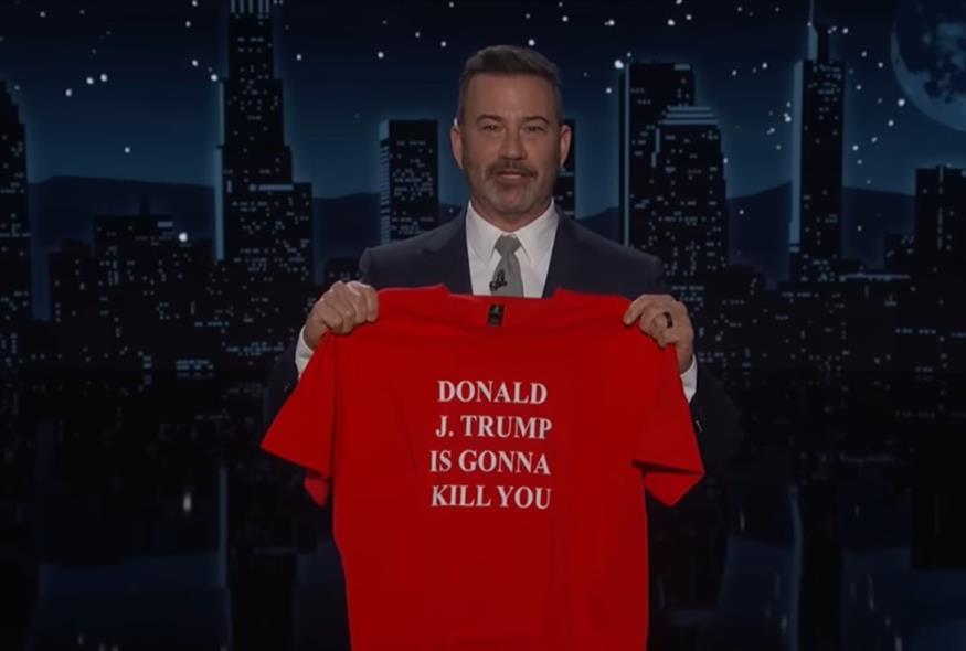 Ο Κίμελ με μπλούζα «ο Τραμπ θα σε σκοτώσει» (Screenshot)