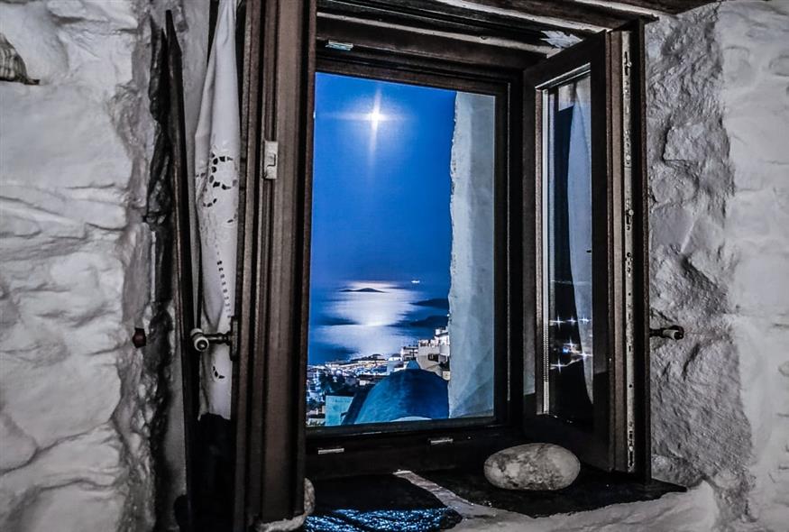 Φεγγάρι στη Σύρο (EUROKINISSI)