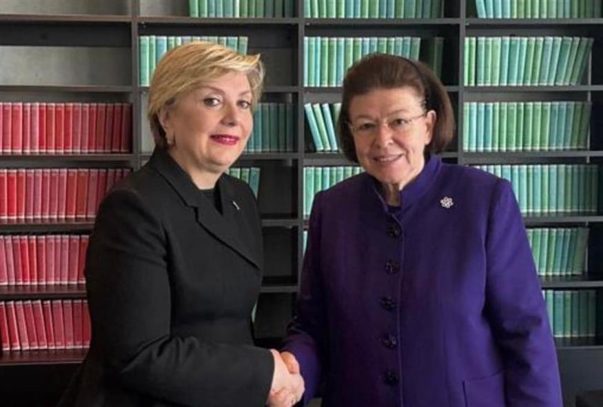 Η υπουργός Πολιτισμού Λίνα Μενδώνη με την υπουργό Πολιτισμού της Γεωργίας Tinatin Rukhadze
