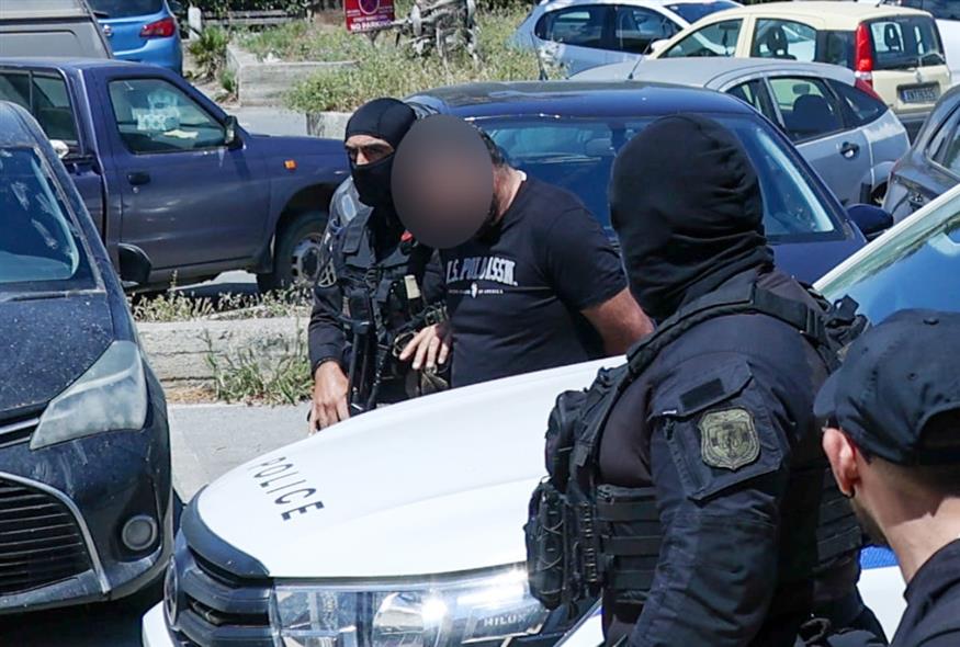 Μεταγωγή των κατηγορουμένων (INTIME NEWS / ΚΑΡΤΣΩΝΑΚΗΣ ΜΑΚΗΣ)