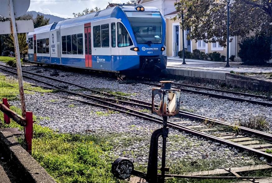 Τρένο της Hellenic Train (ΓΙΩΡΓΟΣ ΚΟΝΤΑΡΙΝΗΣ/EUROKINISSI)