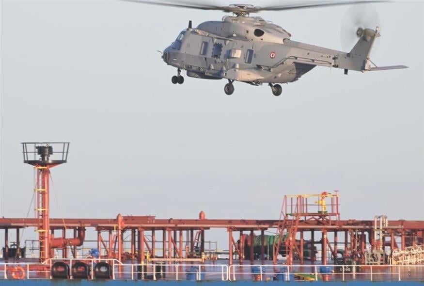 Γαλλικό ρεσάλτο σε τάνκερ (Εμανουέλ Μακρόν)