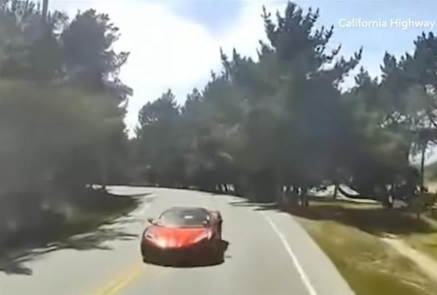 Η Corvette λίγο πριν τη σύγκρουση