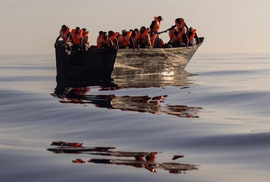 Μετανάστες σε βάρκα (AP Photo/Jeremias Gonzalez, File)