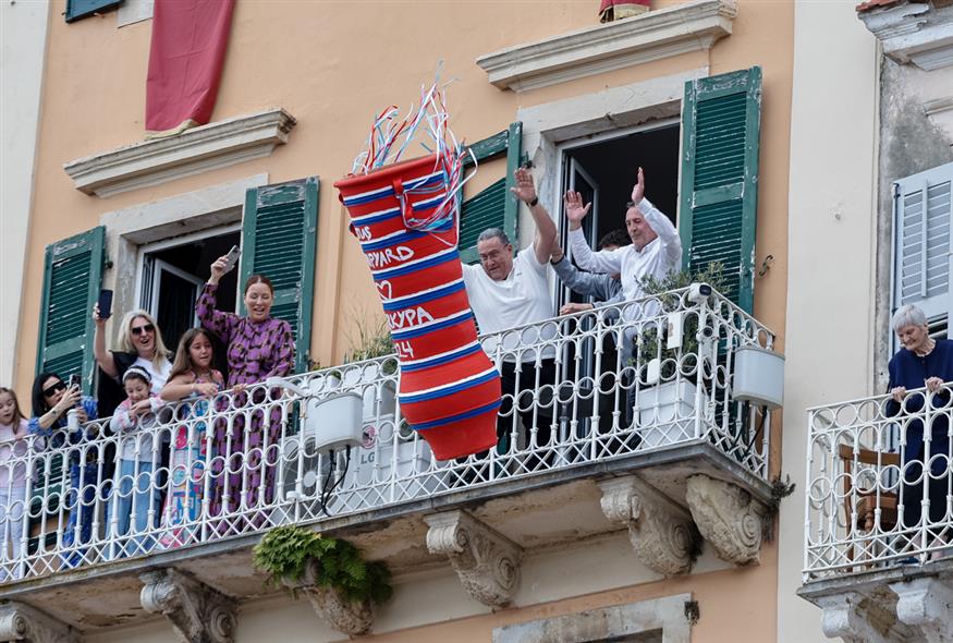 Έσπασαν και φέτος οι μπότηδες στην Κέρκυρα (EUROKINISSI)