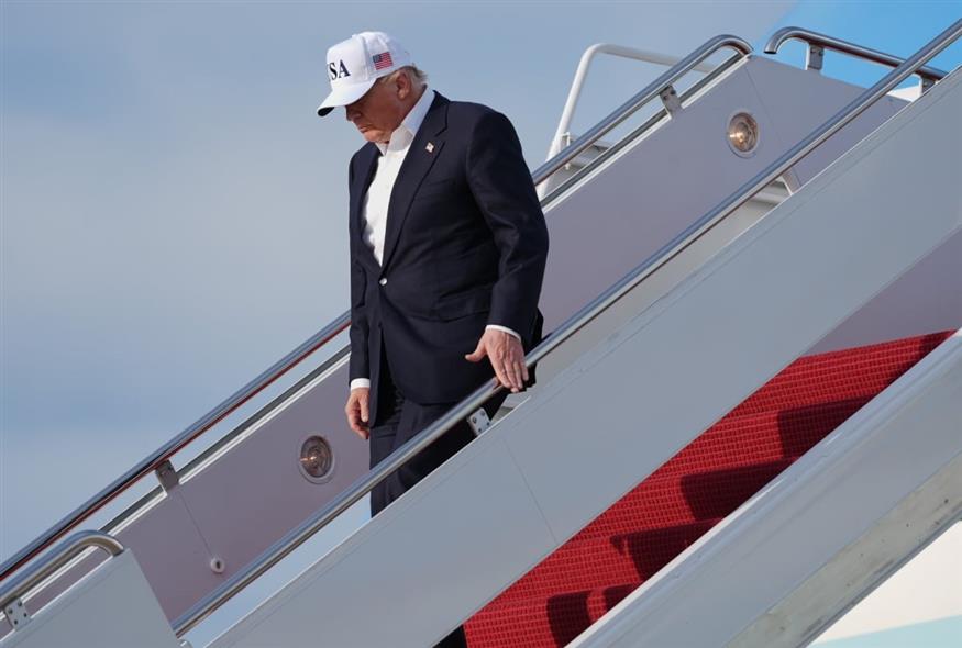 (AP Photo/Mark Schiefelbein)