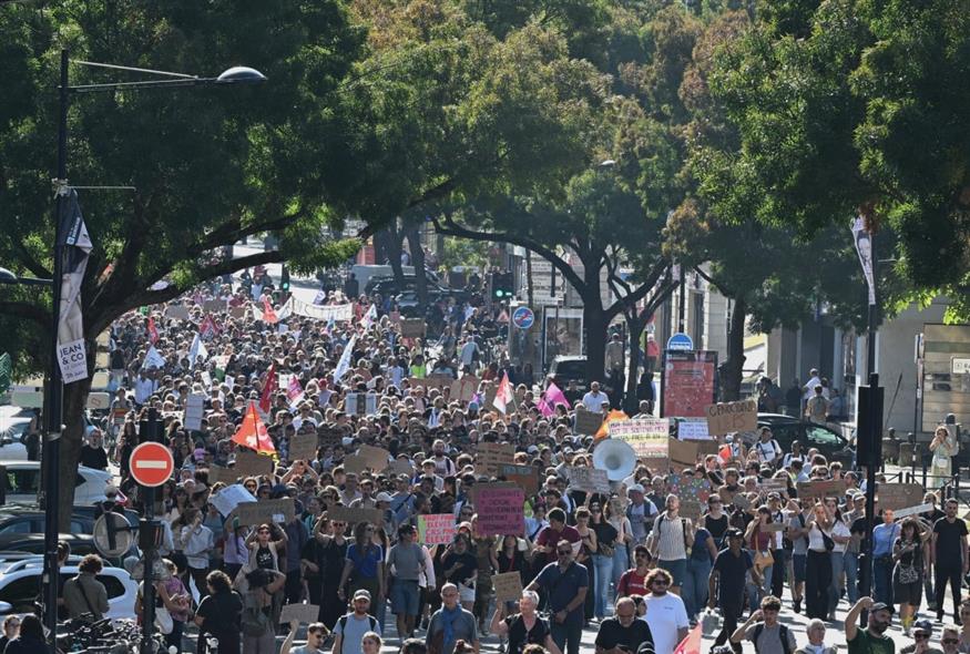 Γαλλία, εικόνα από τις κινητοποιήσεις (AP Photo/Caroline Blumberg)