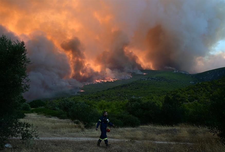 Συγκλονιστικές εικόνες από την πύρινη κόλαση στο Πόρτο Γερμενό (ΜΙΧΑΛΗΣ ΚΑΡΑΓΙΑΝΝΗΣ/EUROKINISSI)