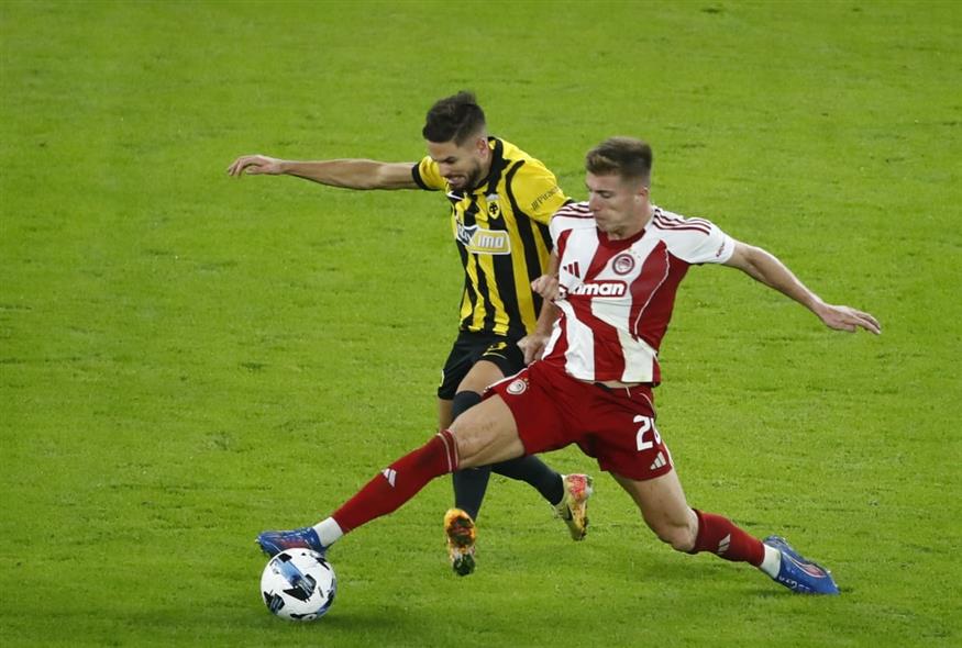 Φάση από το ντέρμπι του πρώτου γύρου ανάμεσα σε ΑΕΚ και Ολυμπιακό (Eurokinissi)