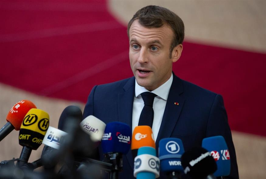 Πολιτικό διάλογο και προστασία των αμάχων ζήτησε από τον μεταβατικό ηγέτη της Συρίας ο πρόεδρος της Γαλλίας Εμανουέλ Μακρόν (AP)