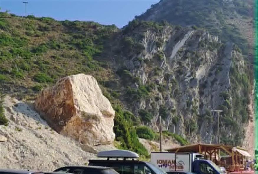 «Κίνδυνος-θάνατος» οι κατολισθήσεις στην παραλία της Κεφαλονιάς (FACEBOOK)
