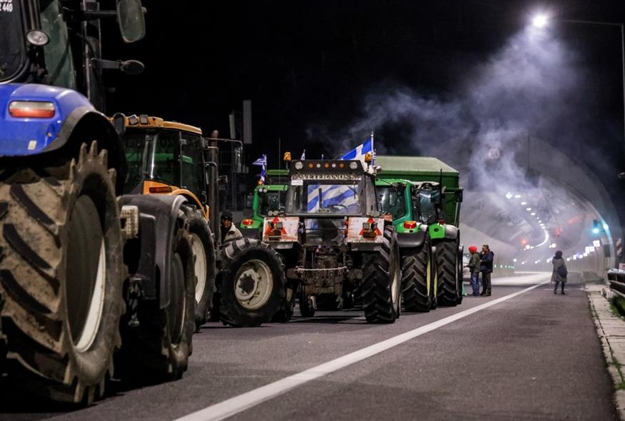 Μπλόκο αγροτών στα Τέμπη (EUROKINISSI)