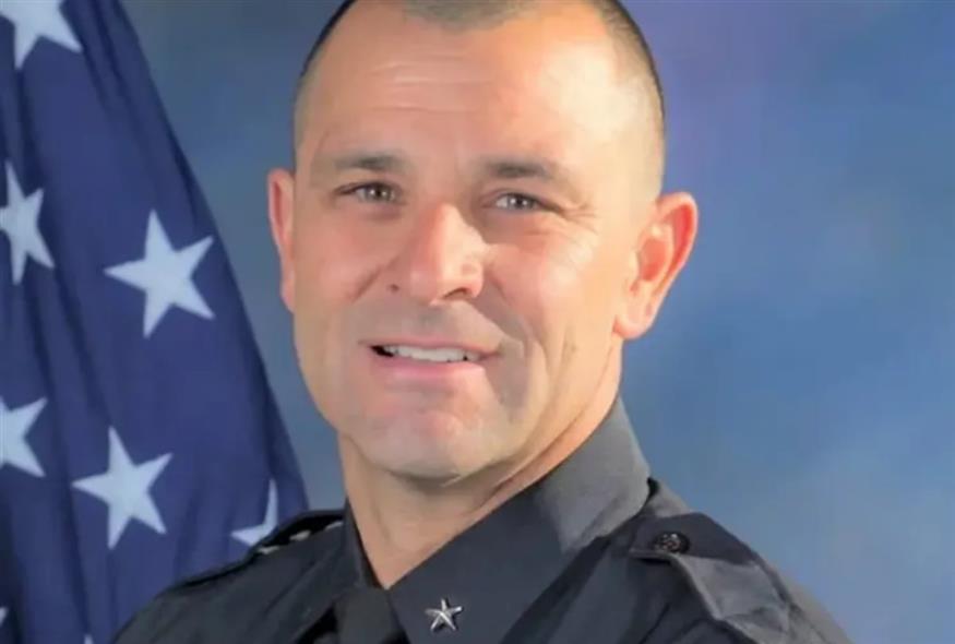 Ο Τράβις Μαρτίνες (Redlands Police Department)