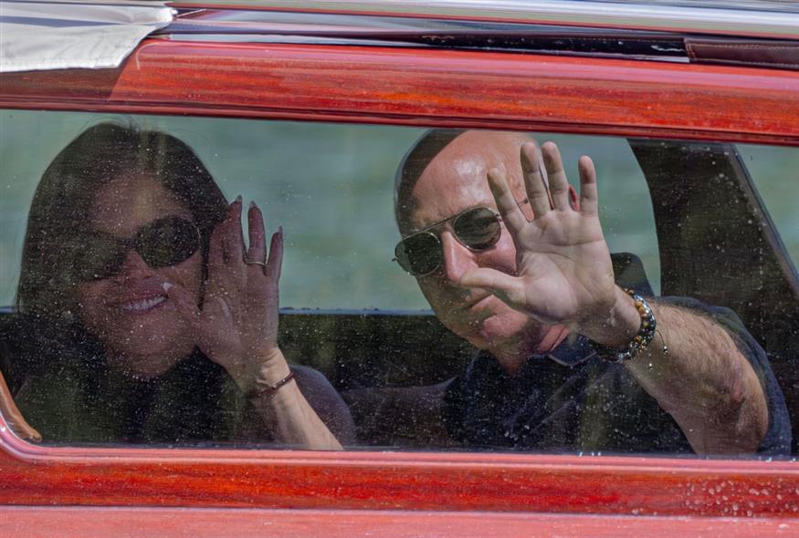 Λόρεν Σάντσεζ - Τζεφ Μπέζος (AP)