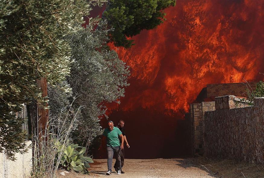 Φωτιά στην Κερατέα / intime news