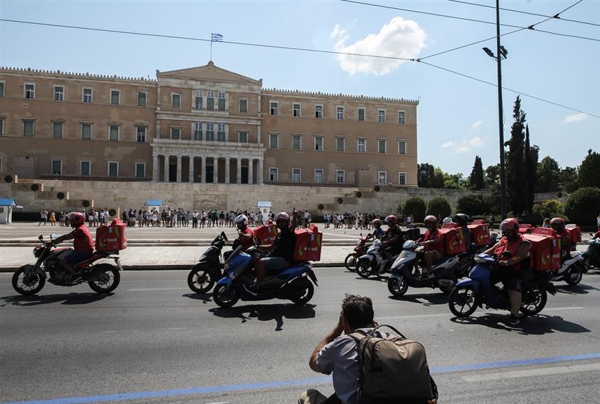 Διανομείς (ΓΙΑΝΝΗΣ ΠΑΝΑΓΟΠΟΥΛΟΣ/EUROKINISSI)