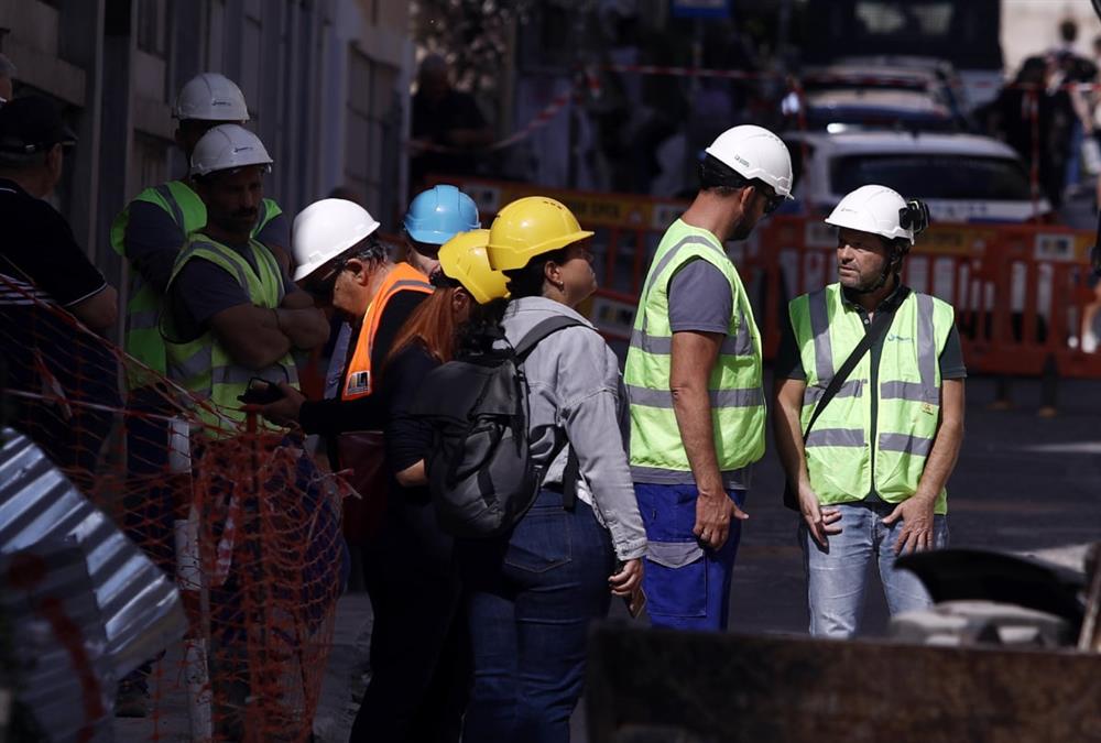 Από το διαμέρισμα των ηλικιωμένων η διαρροή φυσικού αερίου που προκάλεσε την έκρηξη στην Πλάκα - Τι βρήκε η ΔΑΕΕ