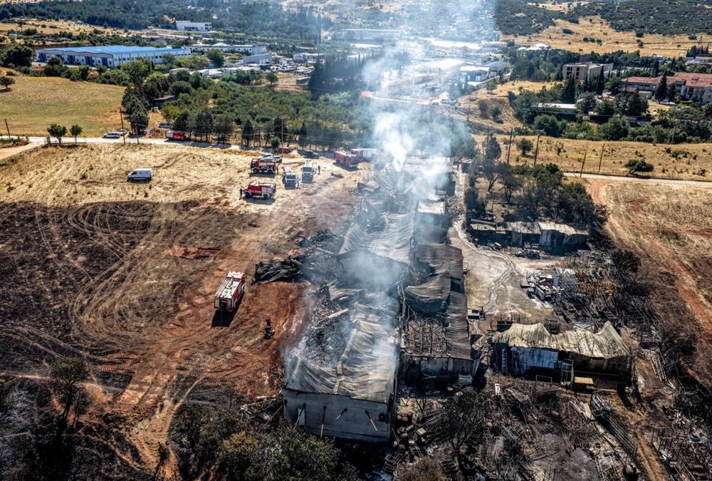 Αποκαρδιωτικές εικόνες στο Ωραιόκαστρο: Η καταστροφή από ψηλά