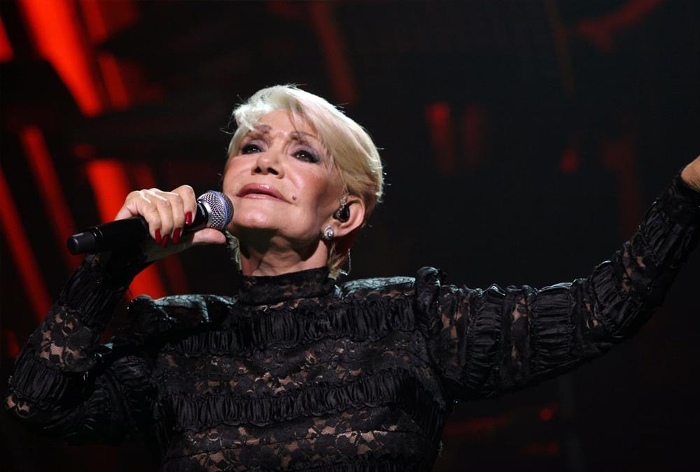 Πέθανε η εμβληματική τραγουδίστρια Μαρινέλλα - Η ζωή και το σπουδαίο έργο της