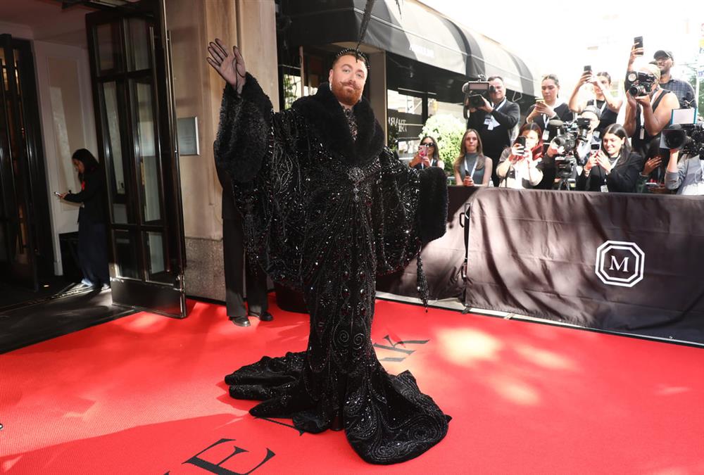 Met Gala 2026: Λάμψη, προκλήσεις και εντυπωσιακές επιστροφές στο κόκκινο χαλί