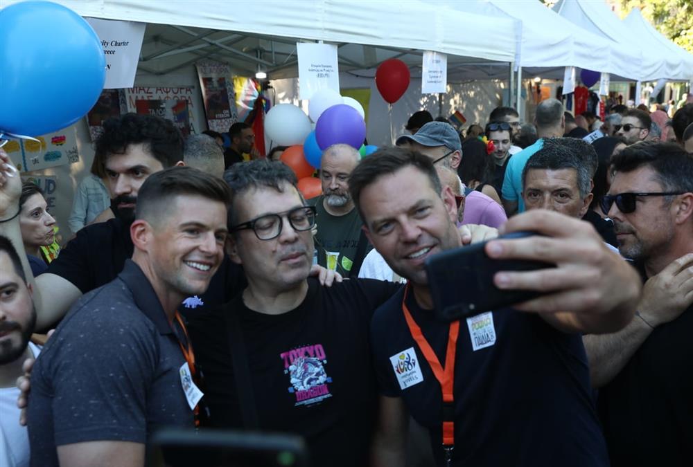 Athens Pride 2026: Ένα απέραντο ουράνιο τόξο το κέντρο της Αθήνας - Πλήθος κόσμου στη μεγάλη γιορτή υπερηφάνειας
