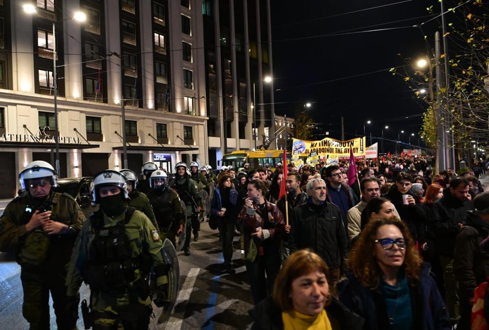 «Όχι άλλοι νεκροί στο Αιγαίο»: Συγκέντρωση διαμαρτυρίας στο Σύνταγμα για την πολύνεκρη τραγωδία στη Χίο