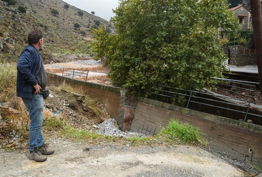 «Αυτό το πράγμα δεν έχει ξαναγίνει»: Μεγάλες καταστροφές στην Κρήτη - Σε απόγνωση οι κάτοικοι