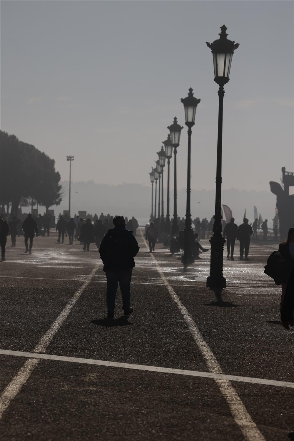 Πέπλο ομίχλης κάλυψε τη Θεσσαλονίκη - Εντυπωσιακές εικόνες