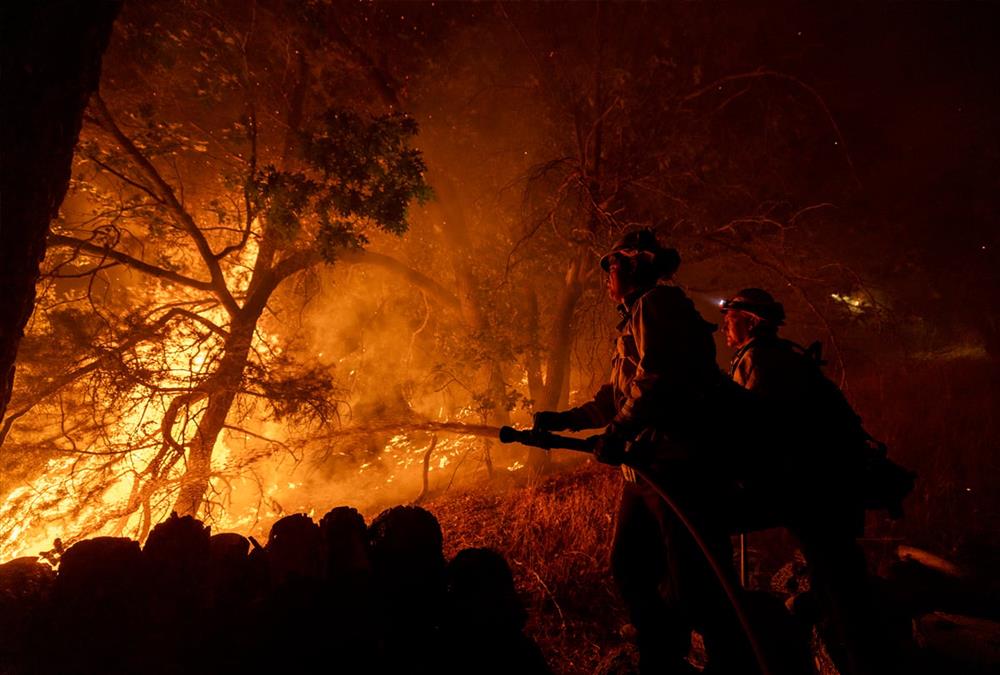 Πύρινη κόλαση στην Καλιφόρνια: Στάχτη χιλιάδες στρέμματα και δεκάδες σπίτια - Συγκλονιστικές εικόνες