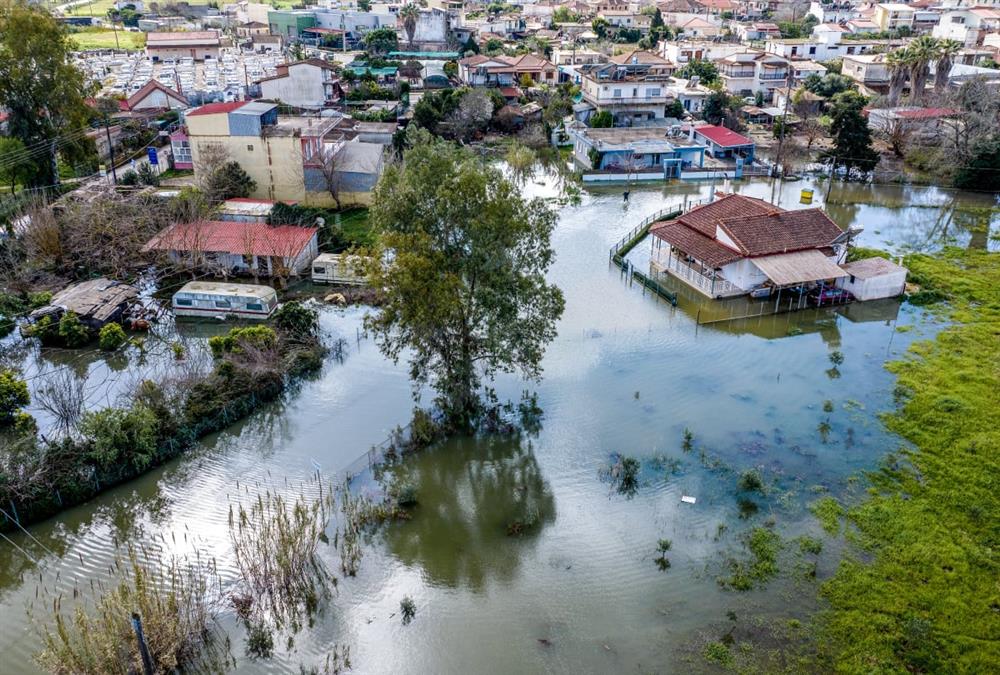 Εικόνες-καταστροφής στο Βαρθολομιό: Πλημμύρες «βούλιαξαν» όλο το χωριό