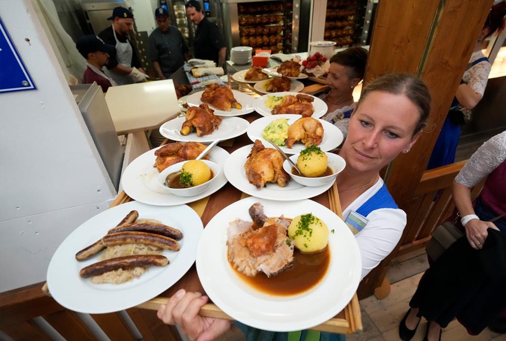 Το Oktoberfest άνοιξε στο Μόναχο! Δείτε τις καλύτερες φωτογραφίες