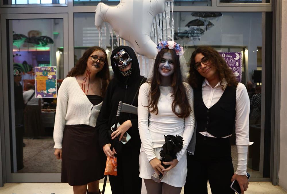 Halloween: Μάγισσες, ζόμπι και ο Φρέντι Κρούγκερ «τρόμαξαν» την Κυψέλη