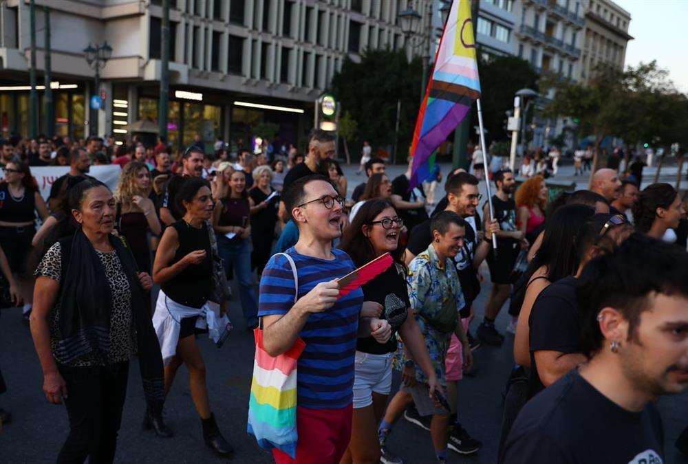«Η Zackie θα μας λείψει»: Πορεία στο κέντρο της Αθήνας 8 χρόνια μετά τη δολοφονία του Ζακ Κωστόπουλου (ΙΝΤΙΜΕ)