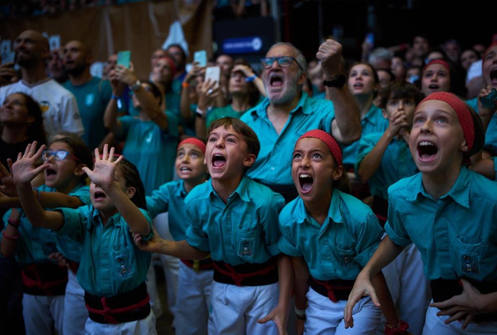 «Castells»: Οι ανθρώπινοι πύργοι της Καταλονίας και η δύναμη της συλλογικότητας