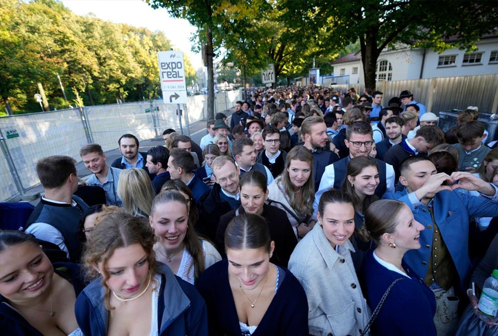 Το Oktoberfest άνοιξε στο Μόναχο! Δείτε τις καλύτερες φωτογραφίες