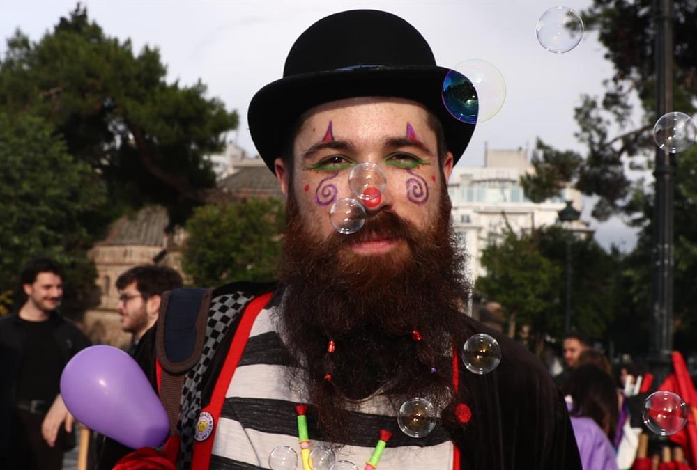 Χρώμα, φωνές και υπερηφάνεια στο 10ο αυτοοργανωμένο Pride στη Θεσσαλονίκη