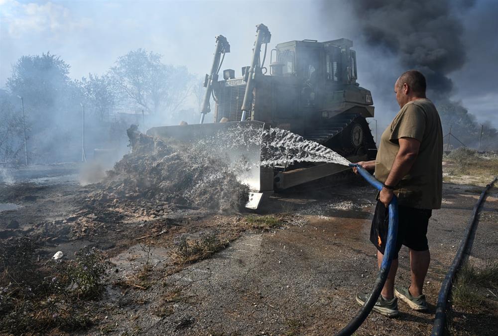 Θλιβερές εικόνες, και φέτος: Στάχτη και αποκαΐδια στο Ωραιόκαστρο Θεσσαλονίκης