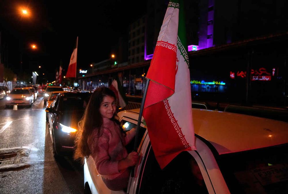 Πανηγυρισμοί στην Τεχεράνη μετά τη συμφωνία για εκεχειρία