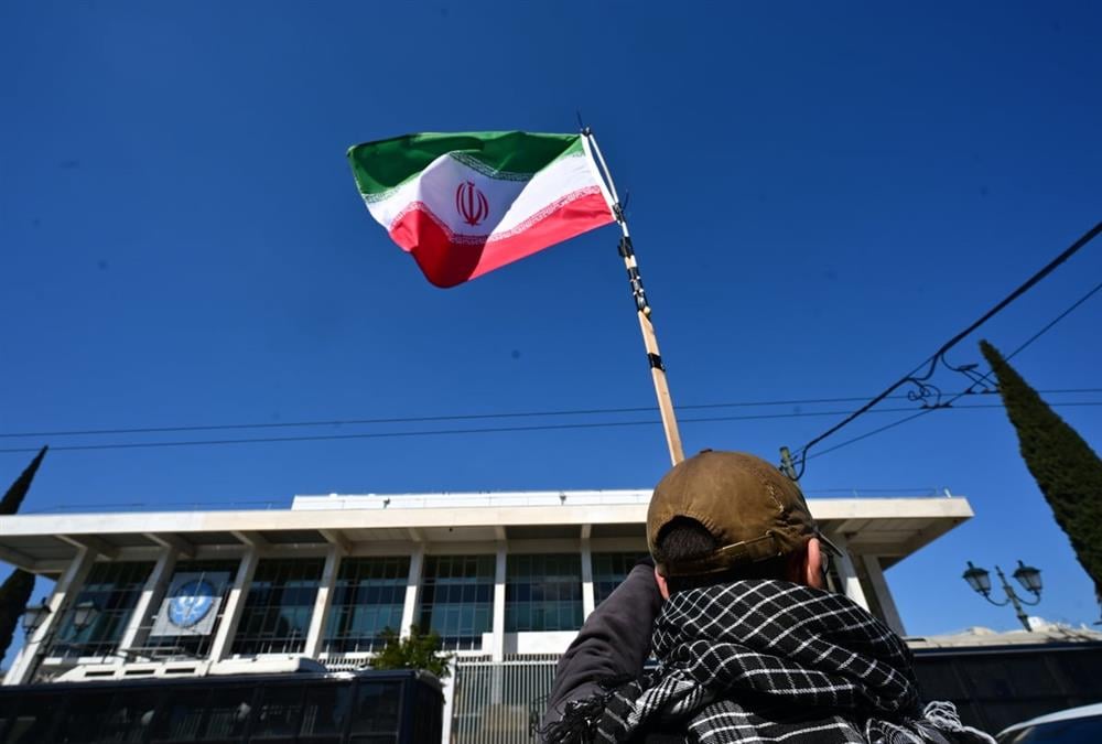 Επίθεση στο Ιράν: Πορεία διαμαρτυρίας στο κέντρο της Αθήνας για την ανάφλεξη στη Μέση Ανατολή