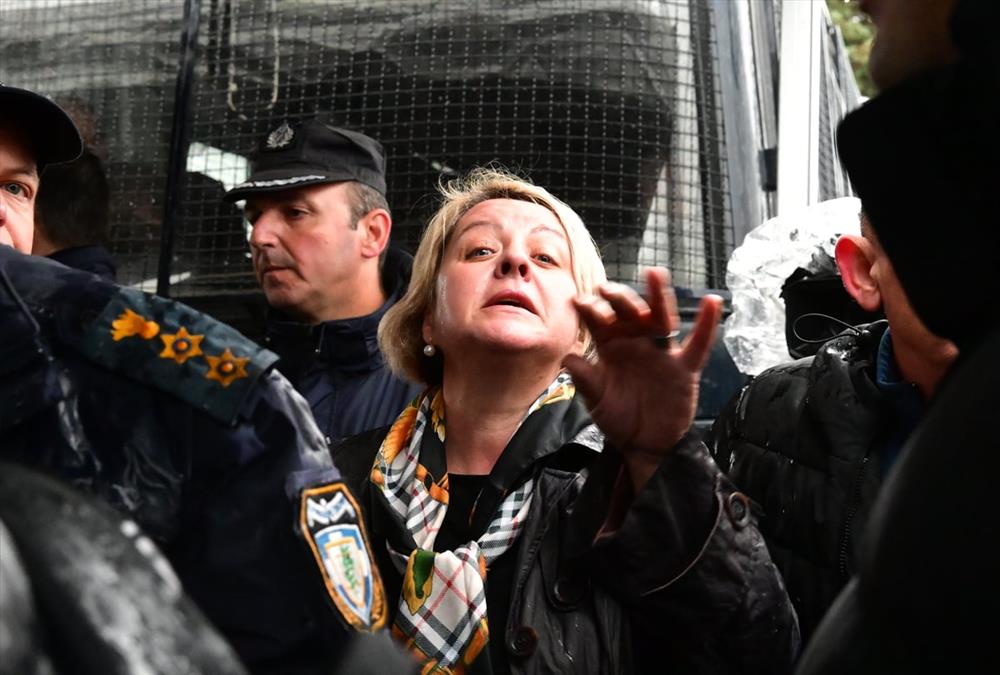 Οργή, ένταση και βαριές καταγγελίες συγγενών στη δεύτερη συνεδρίαση της δίκης των Τεμπών