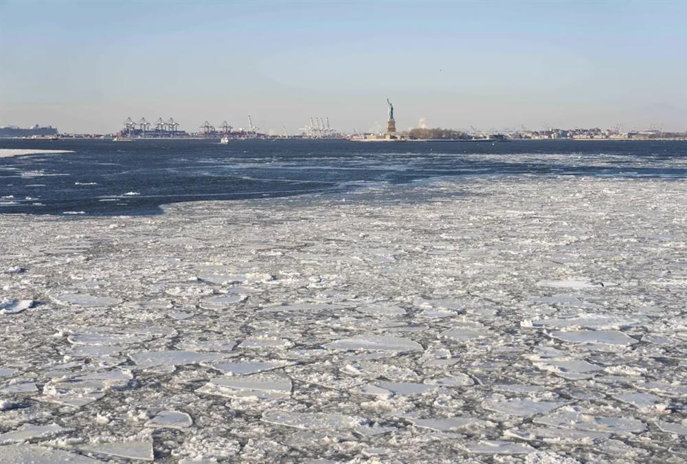 Στην «κατάψυξη» οι ΗΠΑ: Δεκάδες θάνατοι και χιλιάδες νοικοκυριά χωρίς ρεύμα από την πρωτοφανή ψυχρή εισβολή